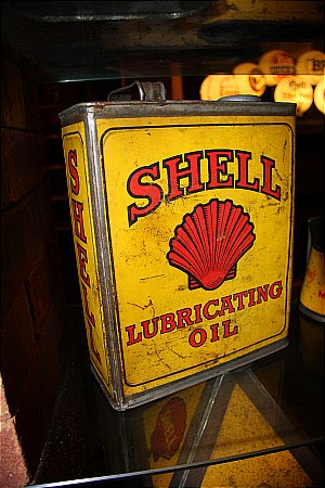 SHELL LUBRICATING OIL (Gallon)  - click to enlarge